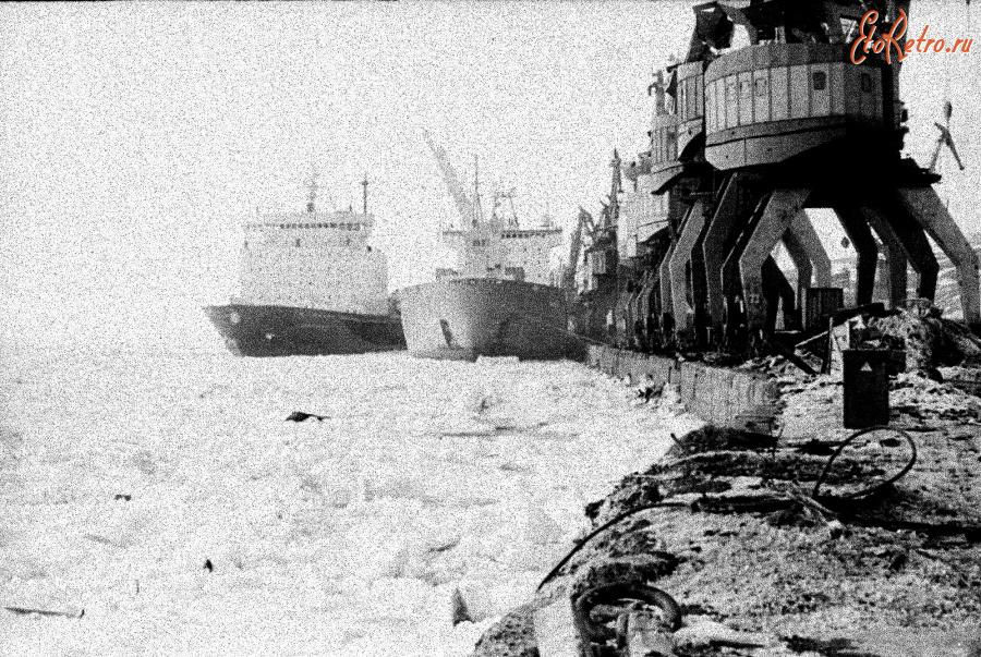 Дудинка - Причал Дудинского речного порта.