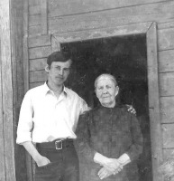 Бугуруслан - Бабушка с внуком.