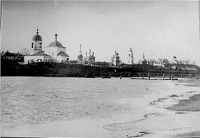 Кадом - Вид на церкви Кадома из за реки Мокша.