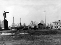 Старожилово - Улица Толстого, памятник В. И. Ленину.