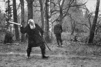 Разное - Л.Н.Толстой играет в городки. Ясная Поляна.1909г.