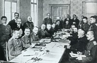 Разное - Делегации России и Германии на подписании Брест-Литовского мирного договора