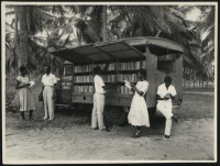 Разное - Бібліотеки.  Книжковий автомобіль в Аккра,Гана.
