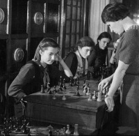 Разное - На сеансе одновременной игры в шахматы.