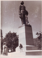 Разное - У памятника М.Горькому.