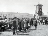 Вольск - Обелиск Первой Конституции РСФСР на площади 10-летия Октября