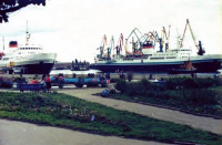 Холмск - Берег Холмской гавани. Площадь Мира.