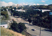 Холмск - Вид города в районе пересечения улиц Победы и Морской.