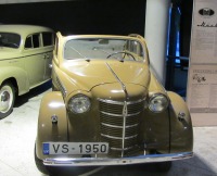 Ретро автомобили - Москвич»-400. 1950-й год.