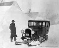Ретро автомобили - Полугусеничный снегоход на базе 