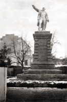 Житомир - Житомир. Памятник Ленину на площади Розы Люксембург (ныне Соборная)