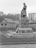 Хмельницкий - Памятник советским воинам в городе Проскуров, погибшим в годы Великой Отечественной войны.