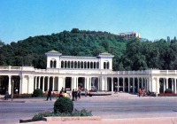 Кисловодск - Кисловодск. Колоннада - центральный вход в курортный парк.