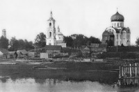 Бежецк - Вид наТроицкую и Иоанно-Богословскую церкви