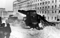 Москва - Уборка снега. Снегопогрузчик 2С-3. Москва. 1958 г.