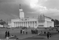 Москва - Вид на павильон СССР от павильона Поволжья 1939, Россия, Москва,