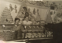 Москва - В магазине.