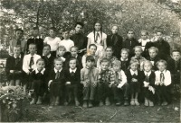 Болохово - Болоховская семилетняя школа №1. Леонтьева А.С.,Юрьева М.В. с учениками в 1959 году.