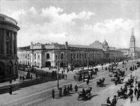Санкт-Петербург - пересечение Невского проспекта и улицы Садовой.