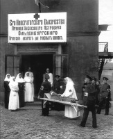 Санкт-Петербург - Прием первых раненых в лазарет принца А. П. Ольденбургского.