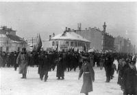 Санкт-Петербург - Манифестация после объявления Германией блокады Англии 19 февраля 1915 г на Невском проспекте Россия , Санкт-Петербург , Центральный район