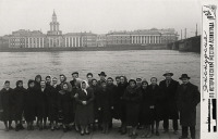 Санкт-Петербург - Вид на Университетскую набережную и Кунсткамеру.