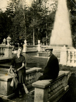 Санкт-Петербург - У фонтана Петергофа.