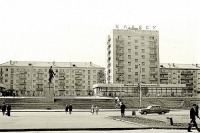 Магнитогорск - Вид на жилые дома по Вокзальной улице