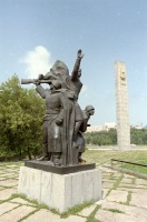 Орёл - Скульптурная группа «Победа» одного из фрагментов мемориального комплекса