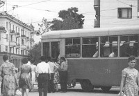  - Грозный-Трамвай №2 на углу ул. Мира и Розы Люксембург (напротив базара)