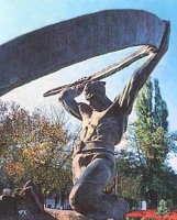 Грозный - Грозный-Памятник пожарным, погибшим во время Великой Отечественной войны 1941-45 гг.