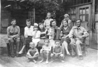 Грозный - Грозный. Жильцы дома №115 по Первомайской улице. 1947 год.