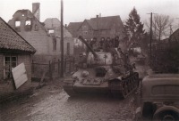 Польша - Советские танки в районе города Эльбинга. 1945