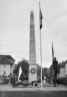 Польша - Торжественное открытие памятника бойцам Советской Армии, павшим в боях за освобождение Чехословакии в г. Вышкув