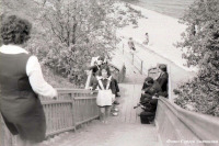 Чебоксары - Ученики школы №30 в свой выпускной на лестнице, спускающейся с верхней набережной к пристани