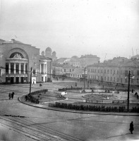 Ярославль - Площадь перед театром имени Волкова,