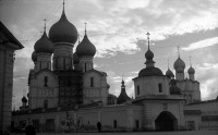 Ростов - Успенский собор, ворота и церковь Воскресения