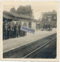 Германия - Подразделение люфтваффе на перроне железнодорожной станции Перлеберг (Bahnhof Perleberg) во время Второй Мировой войны