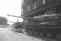 Берлин - Советские тяжёлые танки ИС-2 в Берлине.