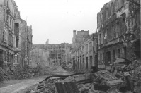 Берлин - Вид разрушенных зданий на Фридрихштрассе