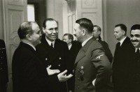 Берлин - В.М. Молотов на встрече с А.Гитлером в рейхсканцелярии.