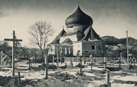 Ивано-Франковская область - Вижниця. Церква та цвинтар біля церкви.