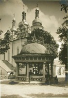 Киев - Вид на церковь Фроловского монастыря