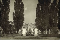 Киев - Київ.  Маріїнський палац.  В 1930-х роках був Сільськогосподарським музеєм.