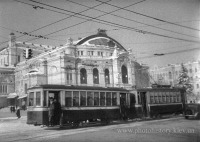 Киев - Киев.  Трамвай на ул.Владимирской- возле оперного театра