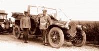 Ореанда - Водители царя Адольф Кегресс и князь Владимир Николаевич Орлов  сфотографированы у ландоле, которое Кегресс угонит в 1917 году.
