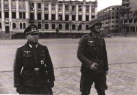 Харьков - Слева - командир 198-го грузинского полевого батальона капитан Шульц.