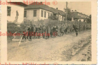 Коростень - Конвоирование советских военнопленных по улице Урицкого в Коростене