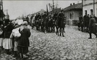 Овруч - Партизани вступають у визволений Овруч