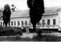 Алексеевка - Бывшее здание гимназии на площади Победы